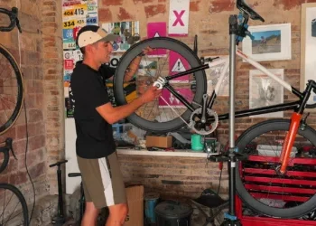 Santafixie: Passione per la Mobilità Urbana e Bici di Stile