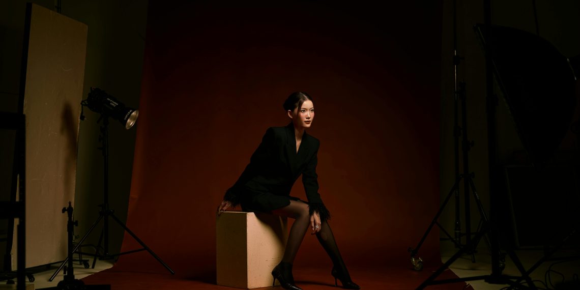 Why Fashion Photography Looks Different on Your Phone: The Mobile vs Desktop Visual Gap