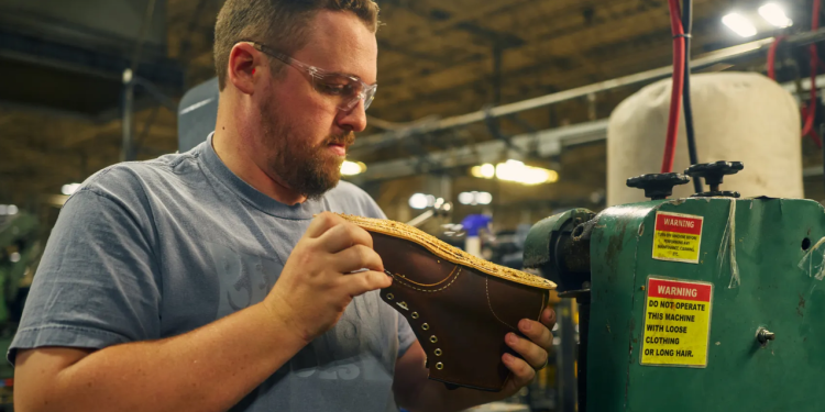 Redwingshoes: Quality Footwear Built for Work and Everyday Wear
